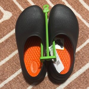 CROCS Black Slip-On Clogs